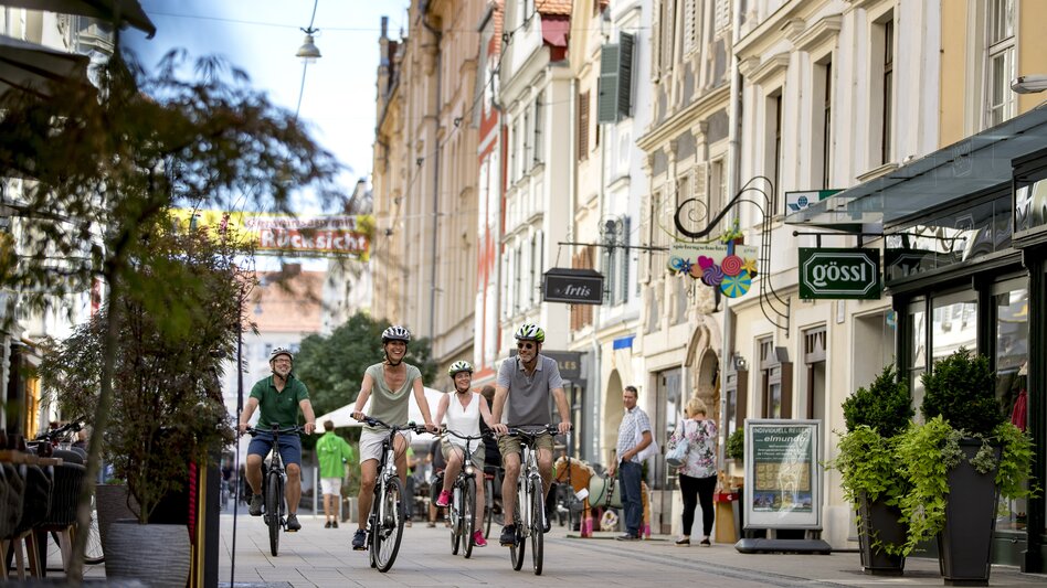 Cyclists in Graz | © Steiermark Tourismus | Tom Lamm