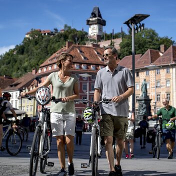Radfahrer am Hauptplatz in Graz | © STG | Tom Lamm