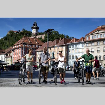 Radfahrer am Hauptplatz in Graz | © STG | Tom Lamm