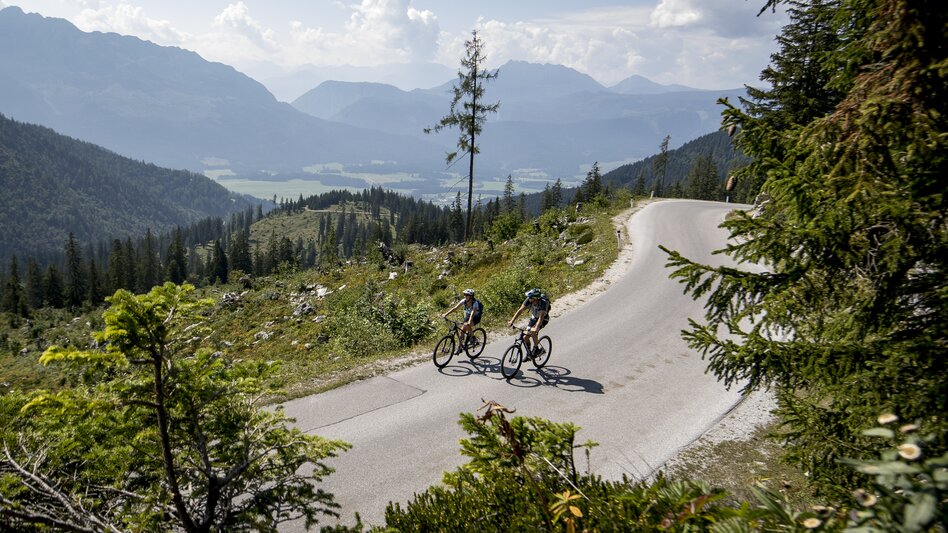 Bikers on the Tauplitzalm Alpine Road | © Steiermark Tourismus | Tom Lamm