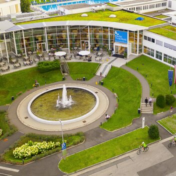 Radlerankunft bei der Parktherme in Bad Radkersburg | © STG | pixelmaker.at