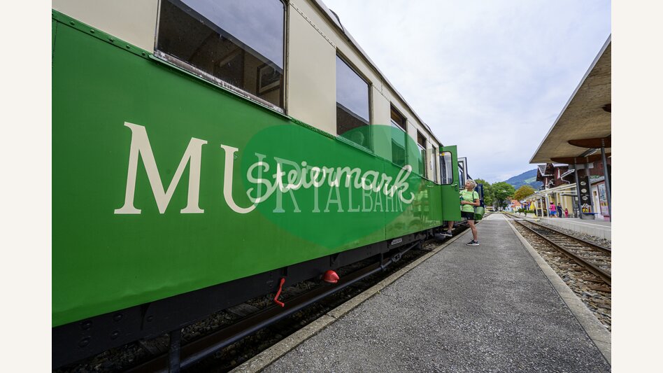 Einsteigen in die Murtalbahn | © STG | pixelmaker.at