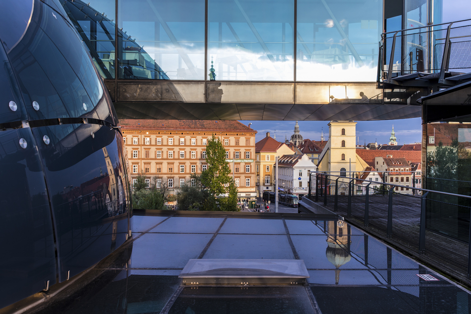 Kunsthaus view onto the  auf Franziskanerkirche, Graz | © Steiermark Tourismus | Harry Schiffer