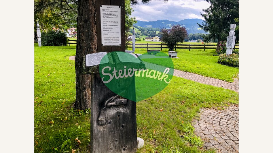 Gedenkstein für Martin Zeiller in Ranten: Verfasser des ersten Reiseführers in deutscher Sprache im Jahr 1651 | © STG | Ute Hödl