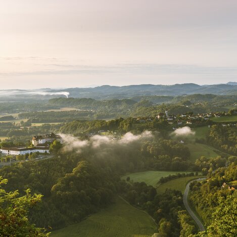 Blick auf Schloss Seggau und Wallfahrtskirche Frauenberg | © STG | Wolfgang Jauk