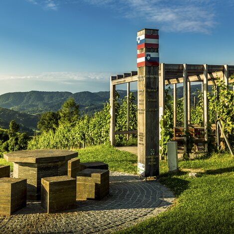 Grenztisch bei Glanz an der Südsteirischen Weinstraße | © STG | Wolfgang Jauk