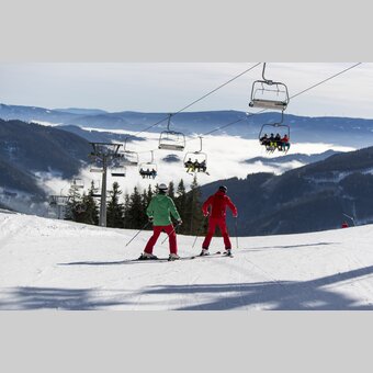 Skifahren lernen mit Skilehrer auf der Brunnalm-Hohe Veitsch | © STG | Tom Lamm
