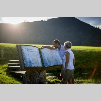 Bei der Zeutschacher Ursprungsquelle | © STG | Tom Lamm