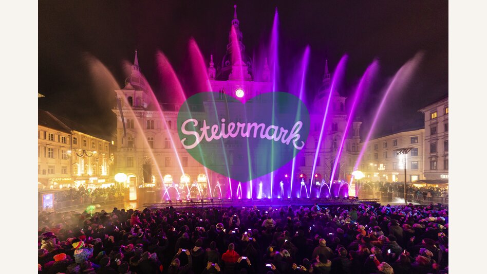 Silvester in Graz, Wasser- und Lasershow am Hauptplatz | © Graz Tourismus | Harry Schiffer