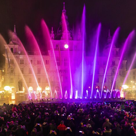 Silvester in Graz, Wasser- und Lasershow am Hauptplatz | © Graz Tourismus | Harry Schiffer
