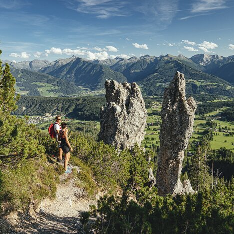 Blick von den "Steinernen Jungfrauen", eine bizarre Felsformation in Ramsau am Dachstein | © STG | photo-austria.at