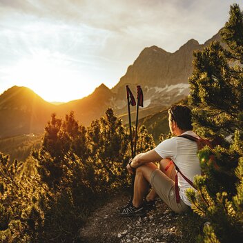 Bei den "Steinernen Jungfrauen", einer bizarren Felsformation am Fuße des Dachstein | © STG | photo-austria.at