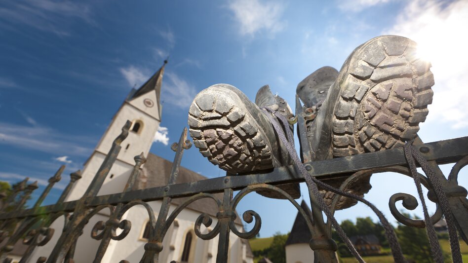 At the Jakobs Church in Geisthal | © Steiermark Tourismus | Harry Schiffer | ETZ-Pilgrimage Europe SI-AT