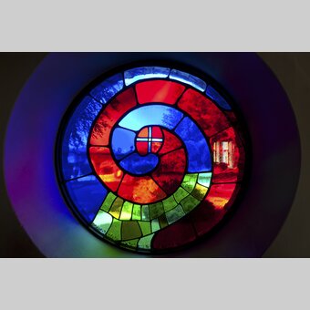 In der St. Barbarakirche Hundertwasser in Bärnbach | © STG | Harry Schiffer | ETZ-Pilgrimage Europe SI-AT