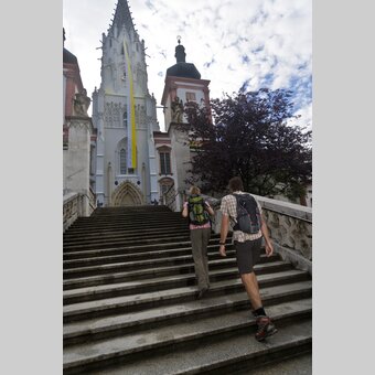 Vor der Basilika Mariazell | © STG | Leo Himsl | ETZ-Pilgrimage Europe SI-AT