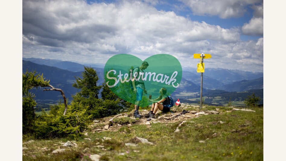 Wandern mit Weitblick im Naturpark Zirbitzkogel-Grebenzen  | © STG | Tom Lamm