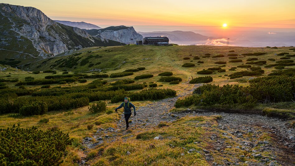 On the Rax with Karl Ludwig House in the background | © Steiermark Tourismus | pixelmaker.at