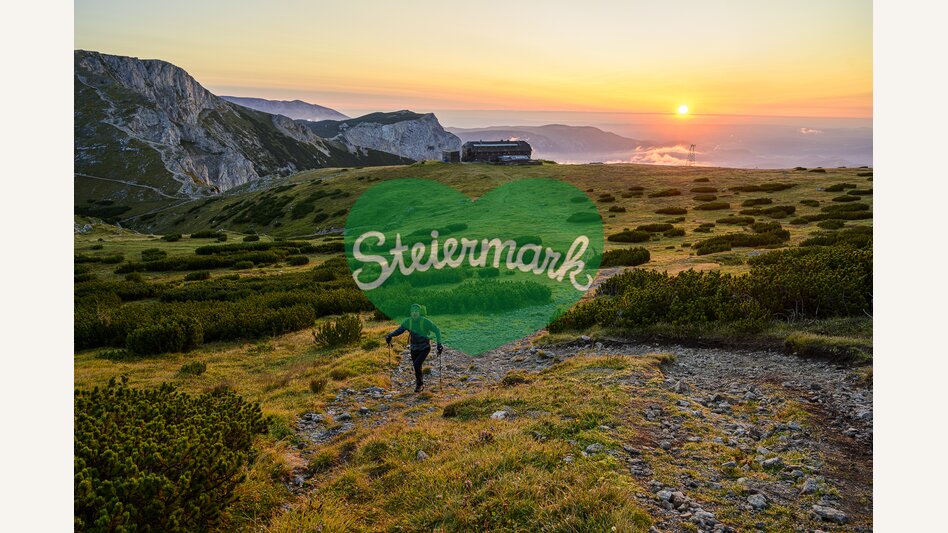 Auf der Rax mit Karl-Ludwig-Haus im Hintergrund | © STG | pixelmaker.at