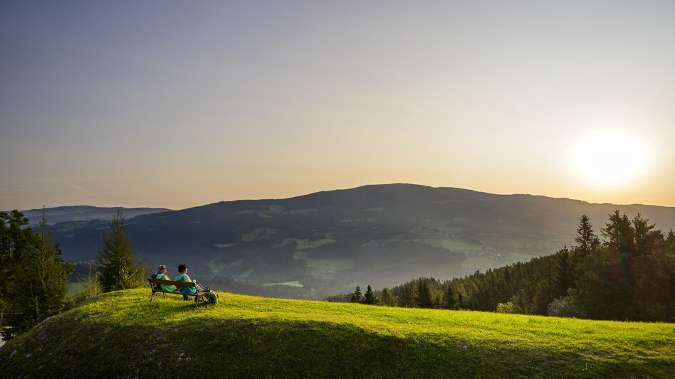View of eastern Styria on the hiking route From Glacier to Wine | © Steiermark Tourismus | pixelmaker.at