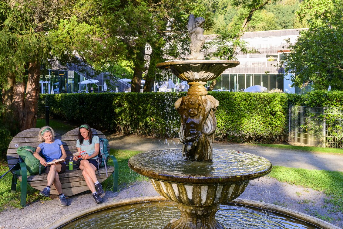 Im Kurpark von Bad Gleichenberg bei der Therme | © STG | pixelmaker.at