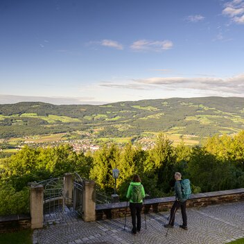 Blick von Pöllauberg in den Naturpark Pöllauer Tal | © STG | pixelmaker.at