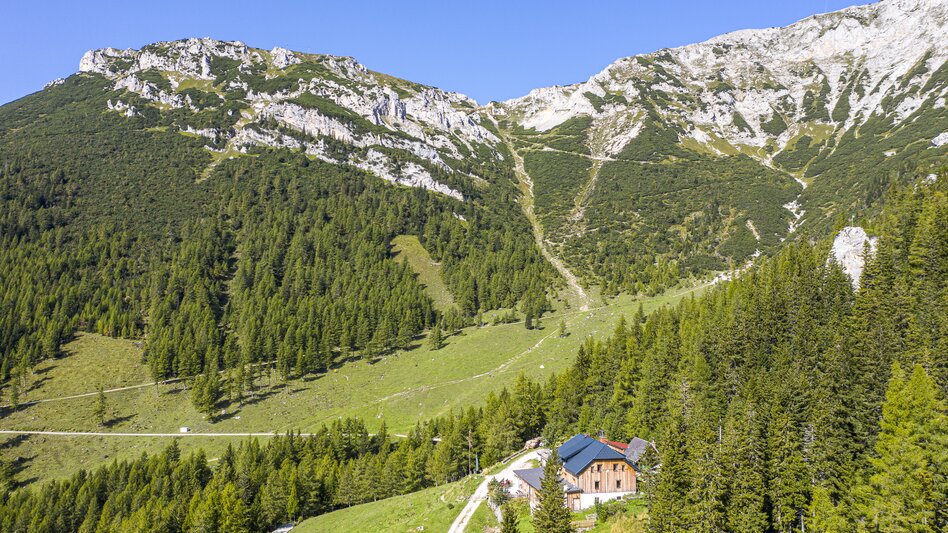 Waxriegelhaus at the foot of the Rax | © Steiermark Tourismus | pixelmaker.at