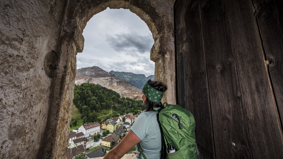 View of the Erzberg from the layer tower in Eisenerz | © Steiermark Tourismus | pixelmaker.at
