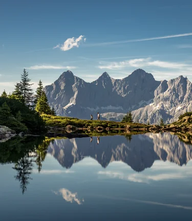 On the Reiteralm at the Spiegelsee with view of Dachstein | © Steiermark Tourismus | photo-austria.at