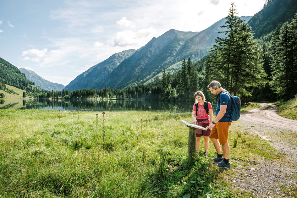 Hike to the Schwarzensee lake in the Sölktäler Nature Park | © TVB Schladming-Dachstein | SupersusiCom