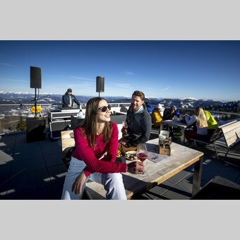 Sonnige Stunden auf der Terrasse | © STG | Tom Lamm