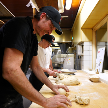 Bäckerei Felber - Heimatleuchten - Tradition und Genuss - Ostern in der Steiermark | © ServusTV | Brigitte Erhart/Degn Film