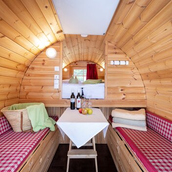 Gemütliche Atmosphäre im Schlaffass der Parktherme Bad Radkersburg | © Parktherme Bad Radkersburg | Harald Eisenberger