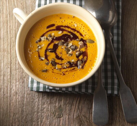 Kürbiscremesuppe   | © Gräfe und Unzer Verlag | Joerg Lehmann | Joerg Lehmann | © © Gräfe und Unzer Verlag | Joerg Lehmann