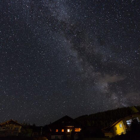 Sichtbare Milchstraße und Sternenhimmel | © STG | AdobeStock/jmw