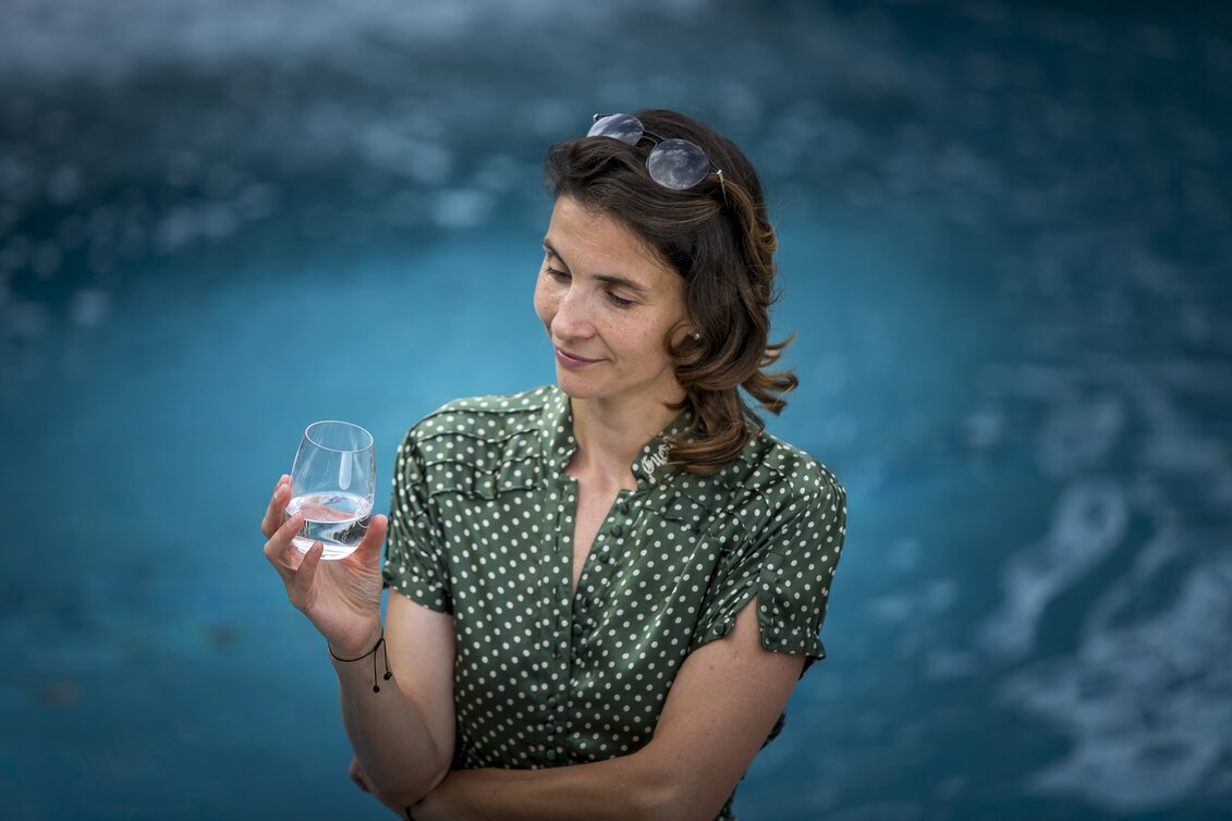 Trinkkur im KURHAUS Bad Gleichenberg mit Johannisbrunnen-Heilwasser aus Hof bei Bad Gleichenberg: gesund seit 1678. | © Steiermark Tourismus / ikarus.cc | Tom Lamm