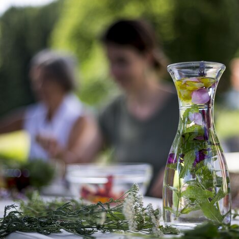 Blüten- und Kräuterwasser | © Steiermark Tourismus / ikarus.cc | Tom Lamm