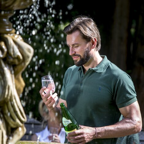 Johannisbrunnen-Heilwasser aus Hof bei Bad Gleichenberg: gesund seit 1678. | © Steiermark Tourismus / ikarus.cc | Tom Lamm