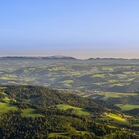 Wanderroute Vom Gletscher zum Wein: Etappe 25 mit Blick auf Pretul | © Seiermark Tourismus / pixelmaker.at