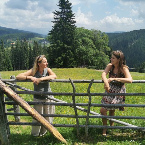 Bianca Russ-Panhofer und Lena Maikisch im Gespräch | © Steiermark Tourismus | Lena Maikisch | © Steiermark Tourismus