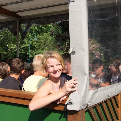 Traktorfahrt übers Gelände | © Österreichisches Freilichtmuseum / UMJ | © Österreichisches Freilichtmuseum / UMJ