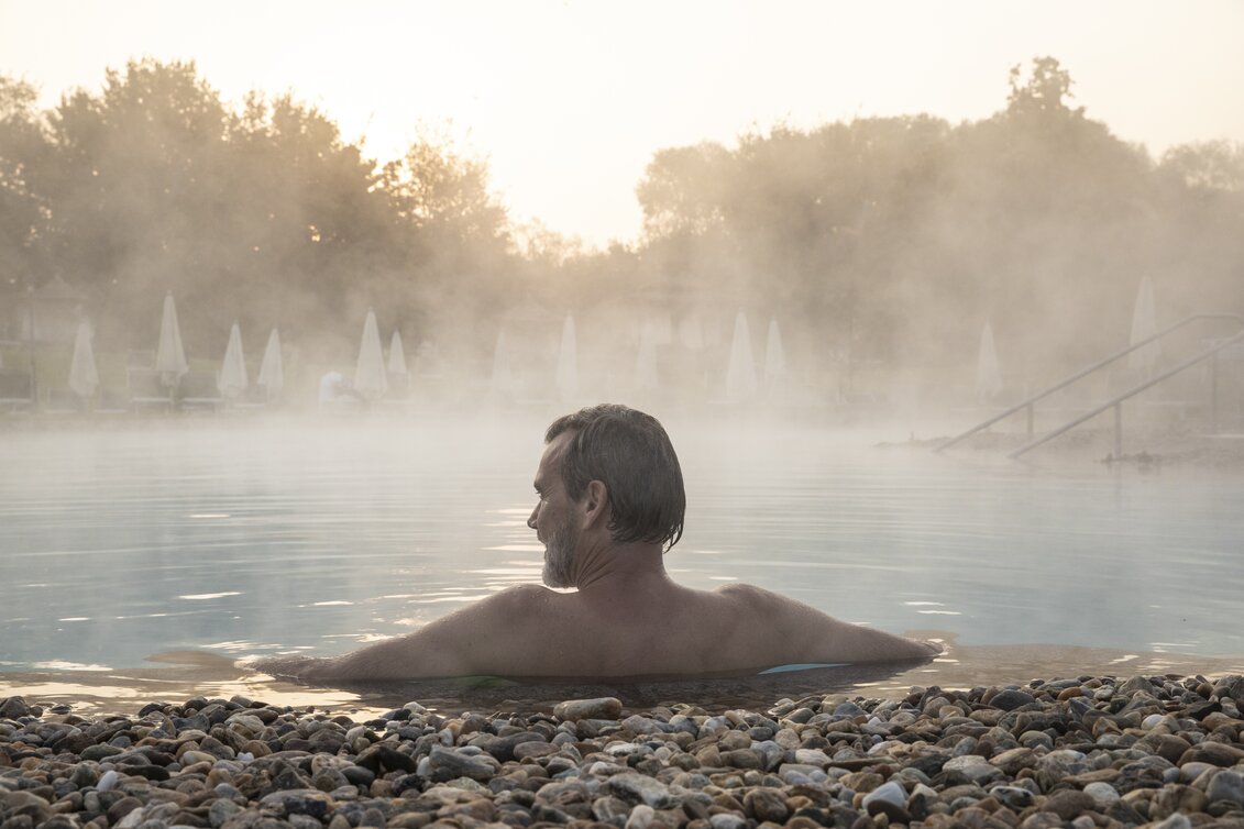 Auszeit im Thermalwasser | © Steiermark Tourismus | Punkt & Komma | © Steiermark Tourismus