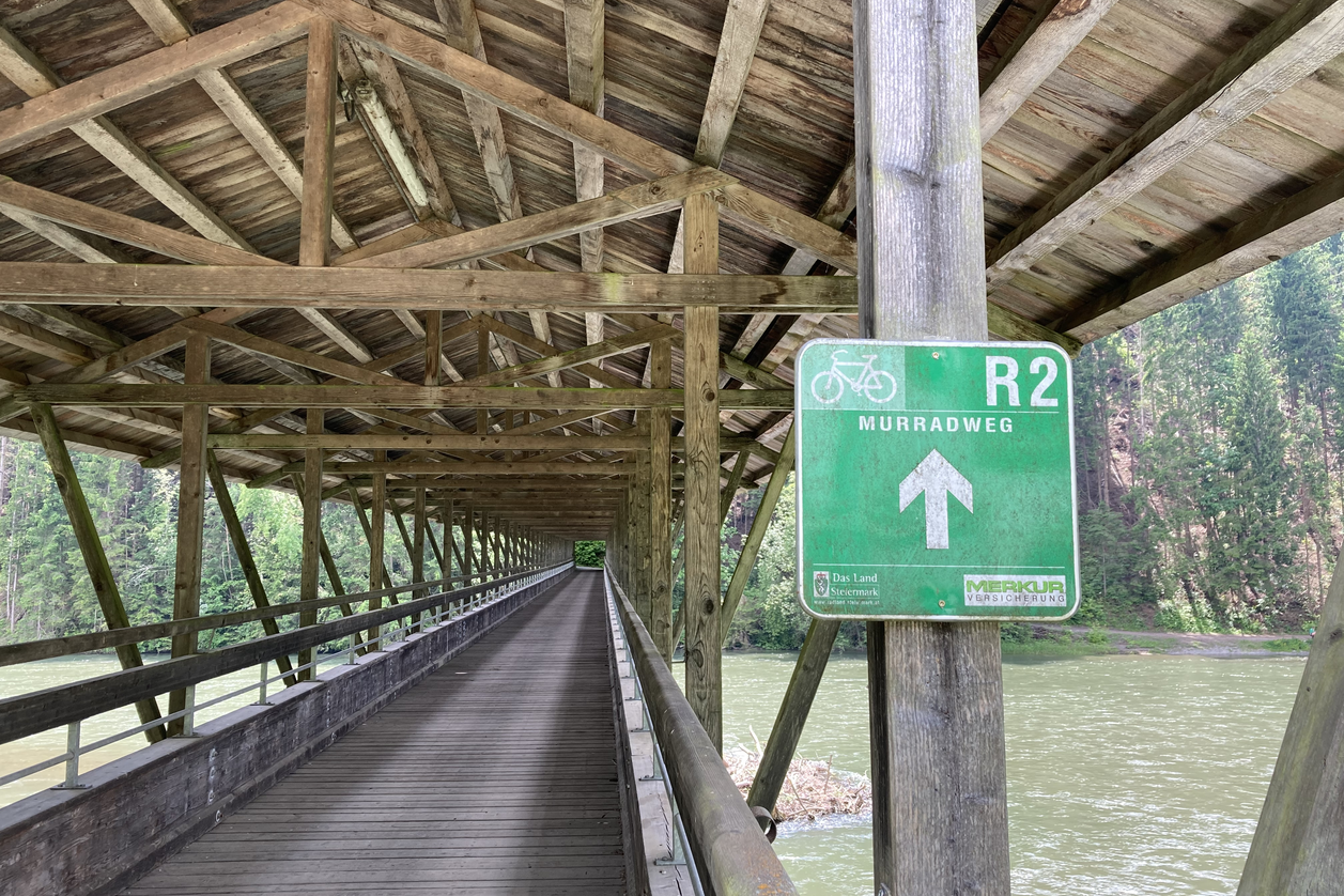 Dem R2 Murradweg entlang radeln | © STG | Radlingmaier Elisabeth 