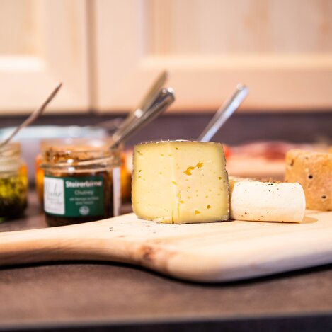 Reichhaltiges Frühstück mit eigenen Produkten | © Pircherhof