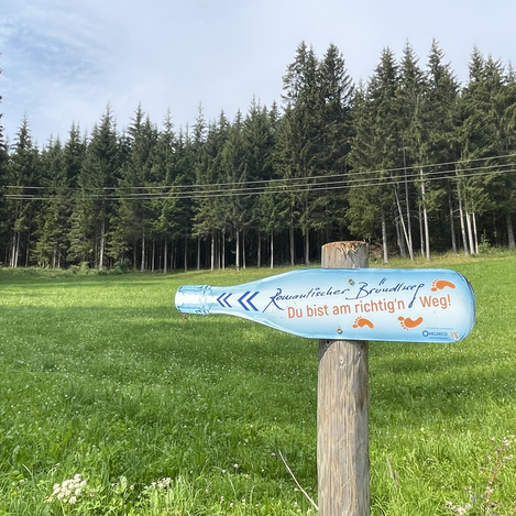 Wasserflaschen weisen uns den Weg.  | © STG | Elisabeth Stolzer