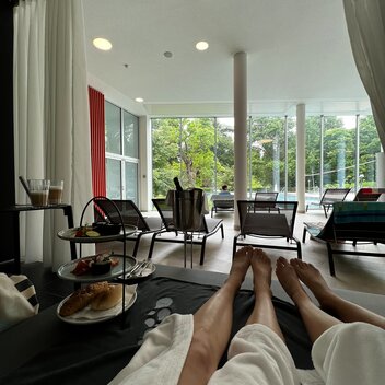 Bad Gleichenberg Köstlichkeiten und Sekt | © STG