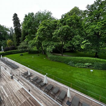 Bad Gleichenberg Liegewiese außen | © STG