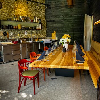 Tipp: die neue "Feuerkuchl" eignet sich hervorragend für kleine Feiern. Denn kulinarisch wird man hier auf höchstem Niveau verwöhnt. | © STG