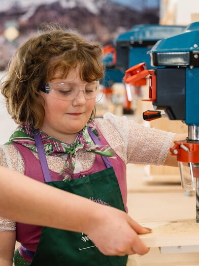 Werken in der Holzwerkstatt Zloam | © Narzissendorf Zloam, www.zloam.at | Narzissendorf Zloam, www.zloam.at | © Narzissendorf Zloam, www.zloam.at