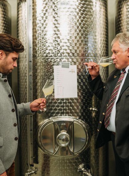 Weingut & Buschenschank Zweytick Weinverkostung | © Weingut & Buschenschank Zweytick | Fam. Zweytick | Fam. Zweytick | © Weingut & Buschenschank Zweytick | Fam. Zweytick