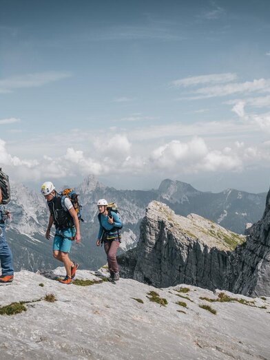 Gipfelglück mit Bergführer Christian Stangl | © Stefan Leitner